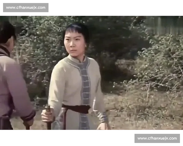 燃爆全场！中国女将暴力美学 KO 对手，拳拳到肉热血沸腾！